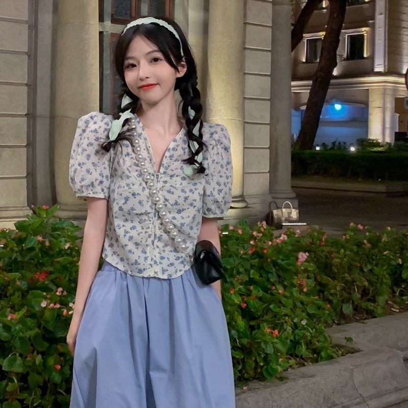 Real price real shot ~ design feeling small crowd new style bubble sleeve floral zipper top + skirt