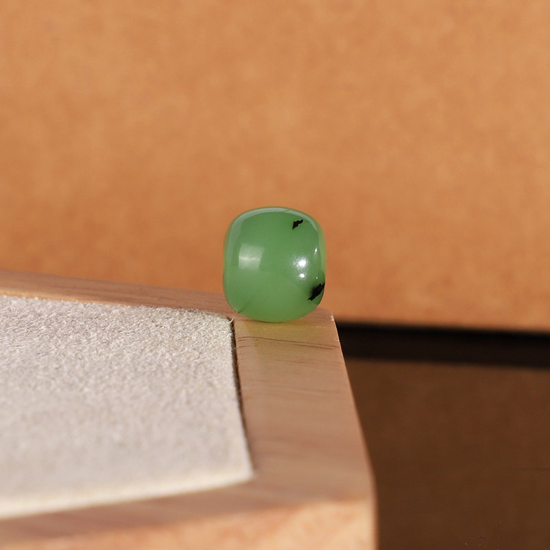 天然俄料乌兰海碧玉苹果绿老型珠散珠 10.2x9mm 2321号 精工配珠