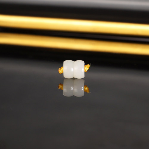 新疆和田玉白玉散珠6x3.3mm 2796号 柔光羊脂玉隔珠配珠 一物一图