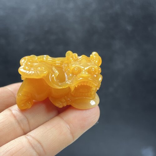 天然玉石云南黄龙玉霸王貔貅吊坠黄色毛衣链石英质玉玉佩霸气送礼