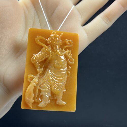 天然玉石玉佩精品珠宝鸡油黄缅料黄龙玉关公吊坠毛衣链玉坠送礼