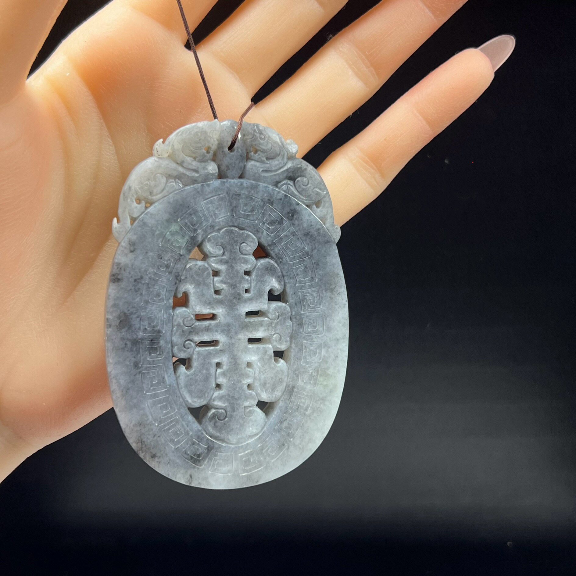 天然玉石精品珠宝缅甸翡翠玉乌鸡种仿古寿牌透雕毛衣链手牌证书