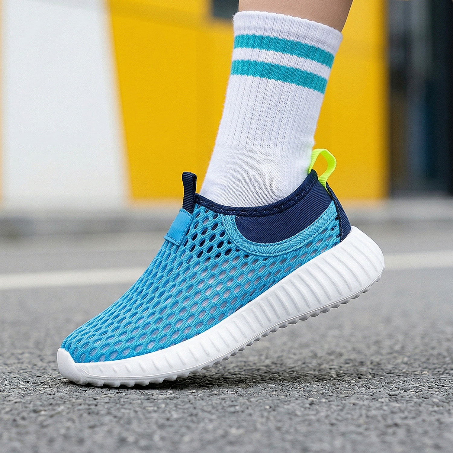 夏季儿童运动休闲鞋男女童网面舒适透气软底轻便减震中大童跑步鞋