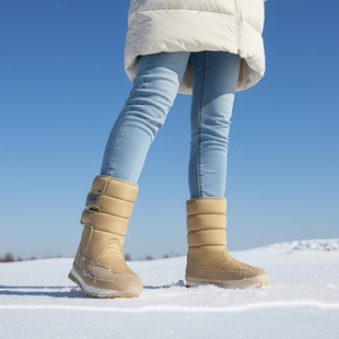 雪地靴女冬季防水防滑东北加厚加绒防寒中筒靴保暖棉鞋