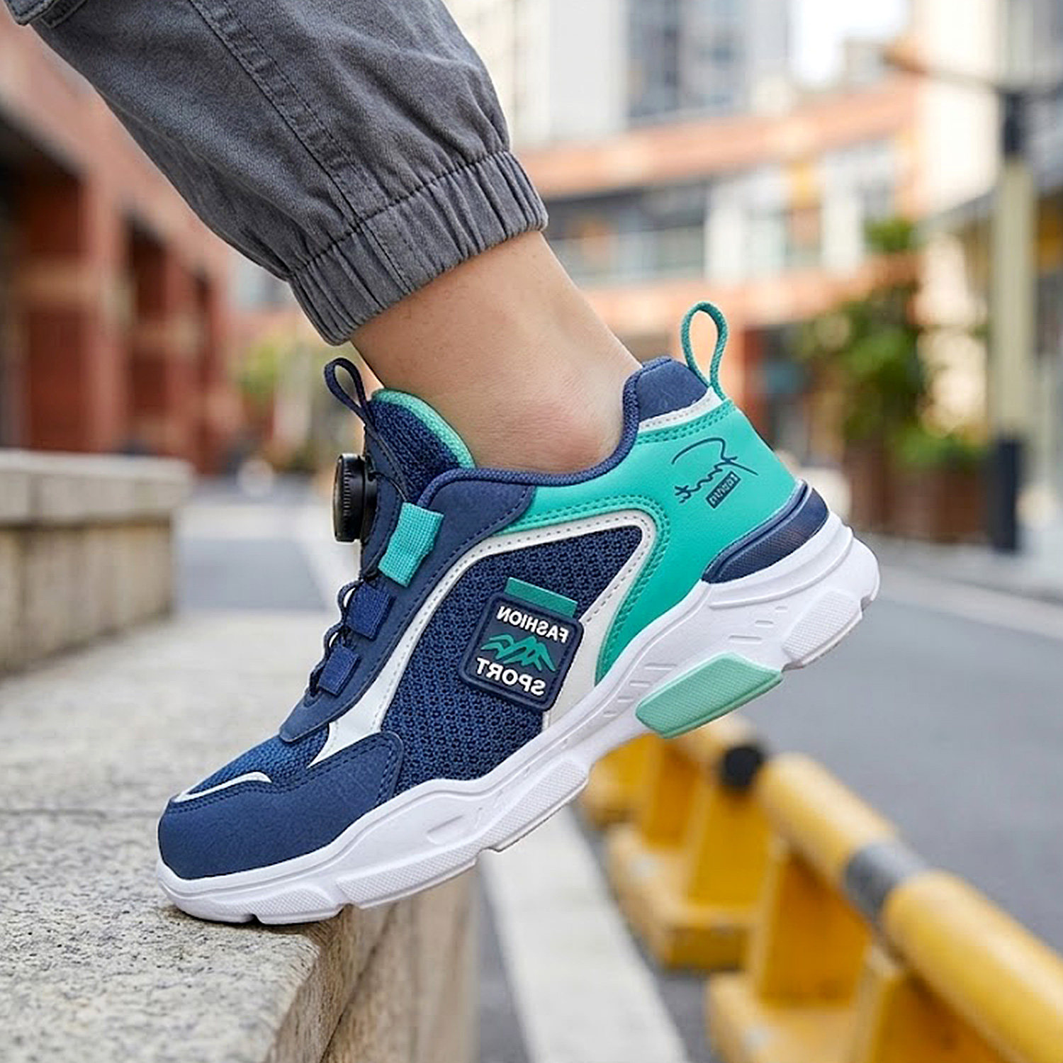 2026新款儿童运动鞋春款男童透气网面鞋舒适轻便减震小学生跑步鞋