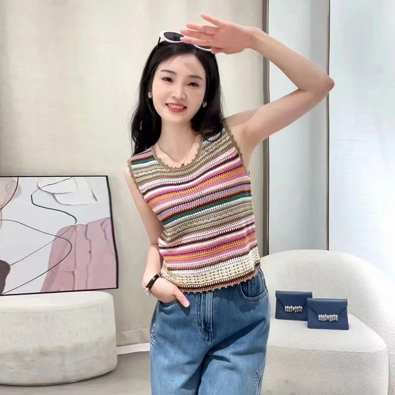 手工钩织彩虹色马甲背心