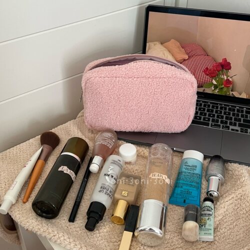 大容量！布樱粉新款泰迪绒化妆包