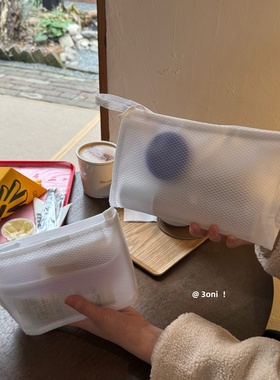 入手：质感hen可收纳袋！极简白EVA防水女生旅游化妆品浴室洗漱包