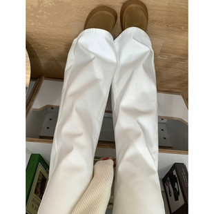 白色微喇牛仔裤女秋冬加绒2025新款低腰显瘦弹力不贴腿拖地喇叭裤