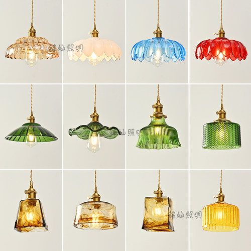 复古吊灯橱窗玻璃胡桃木吧台餐饮