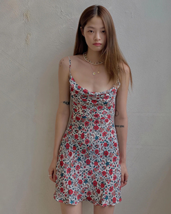 雪绿花夏 真丝复古碎花吊带短裙性感度假风荡领桑蚕丝斜裁连衣裙