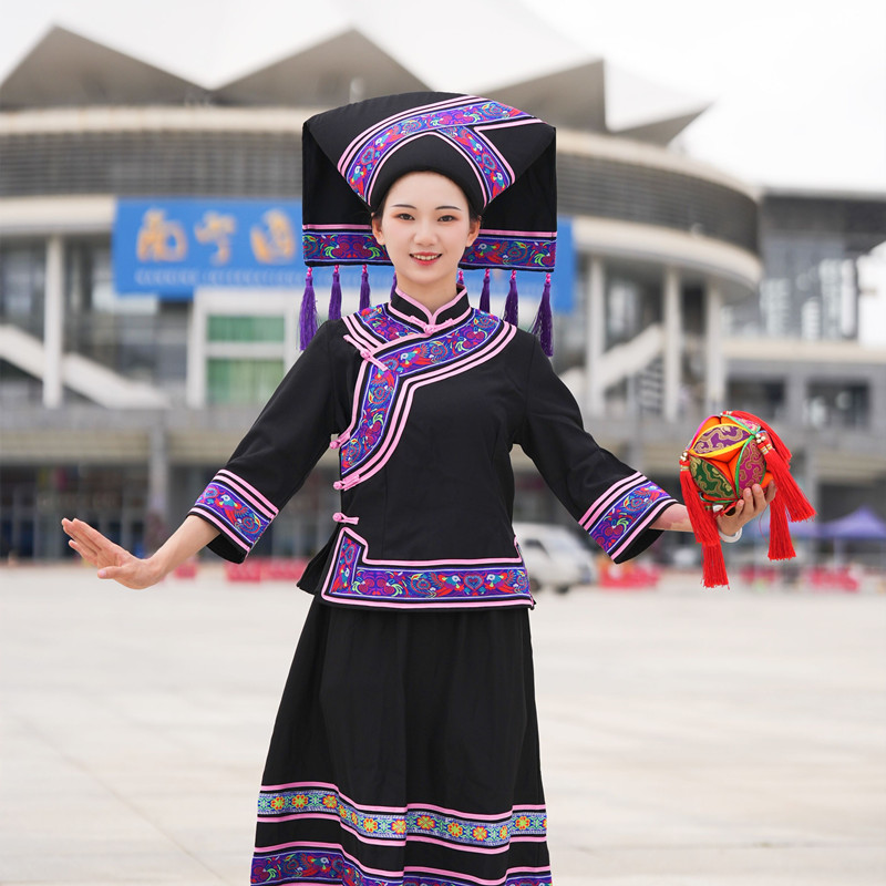 广西壮族服装女款传统服饰小a长裙活动歌圩节三月三演出民族服饰