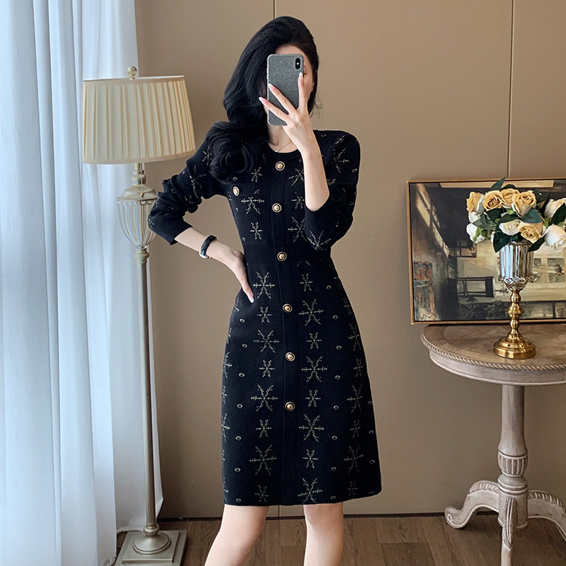 秋冬季十三行女装法式小香风小黑裙女气质显瘦长袖金丝针织连衣裙