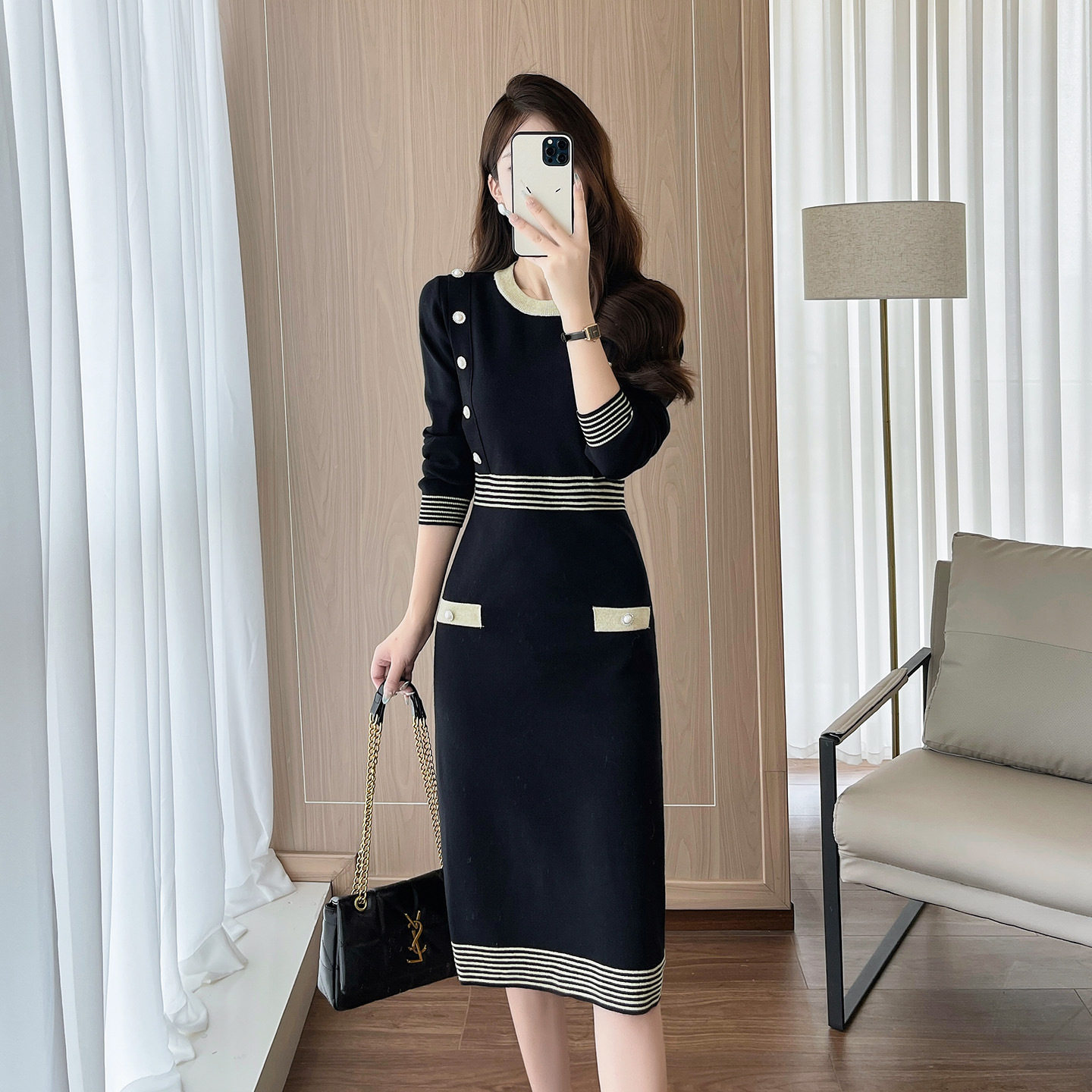 高级感秋冬季小香风长袖圆领针织连衣裙女包臀过膝长款打底毛衣裙