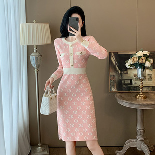 粉色小香风针织连衣裙女秋季收腰显瘦气质超好看打底内搭毛衣裙子