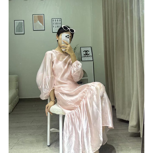 真丝少女粉飘逸长款连衣裙