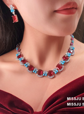 琚小姐红宝石方钻蓝色花朵项链