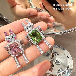 童趣机器人粉绿宝石耳环个性甜酷耳钉银针耳饰女萌趣时尚潮气质