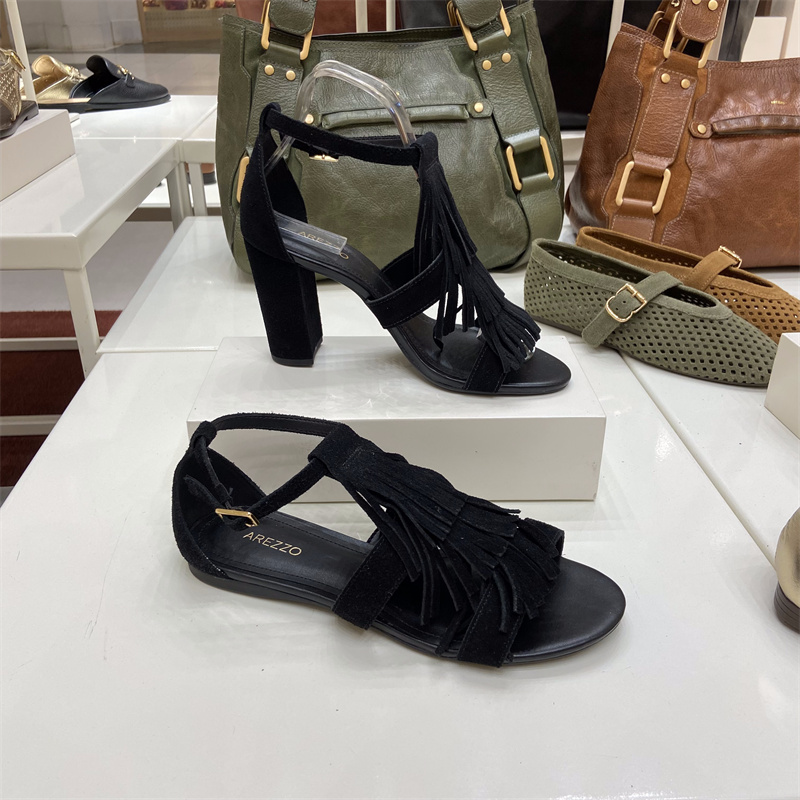 Arezzo粗跟平底流苏时尚女凉鞋