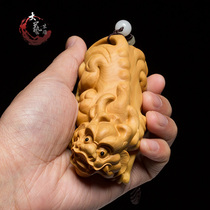 Boxwood carving, solid wood playing, article playing, hand holding, money attracting, man playing, small hanging