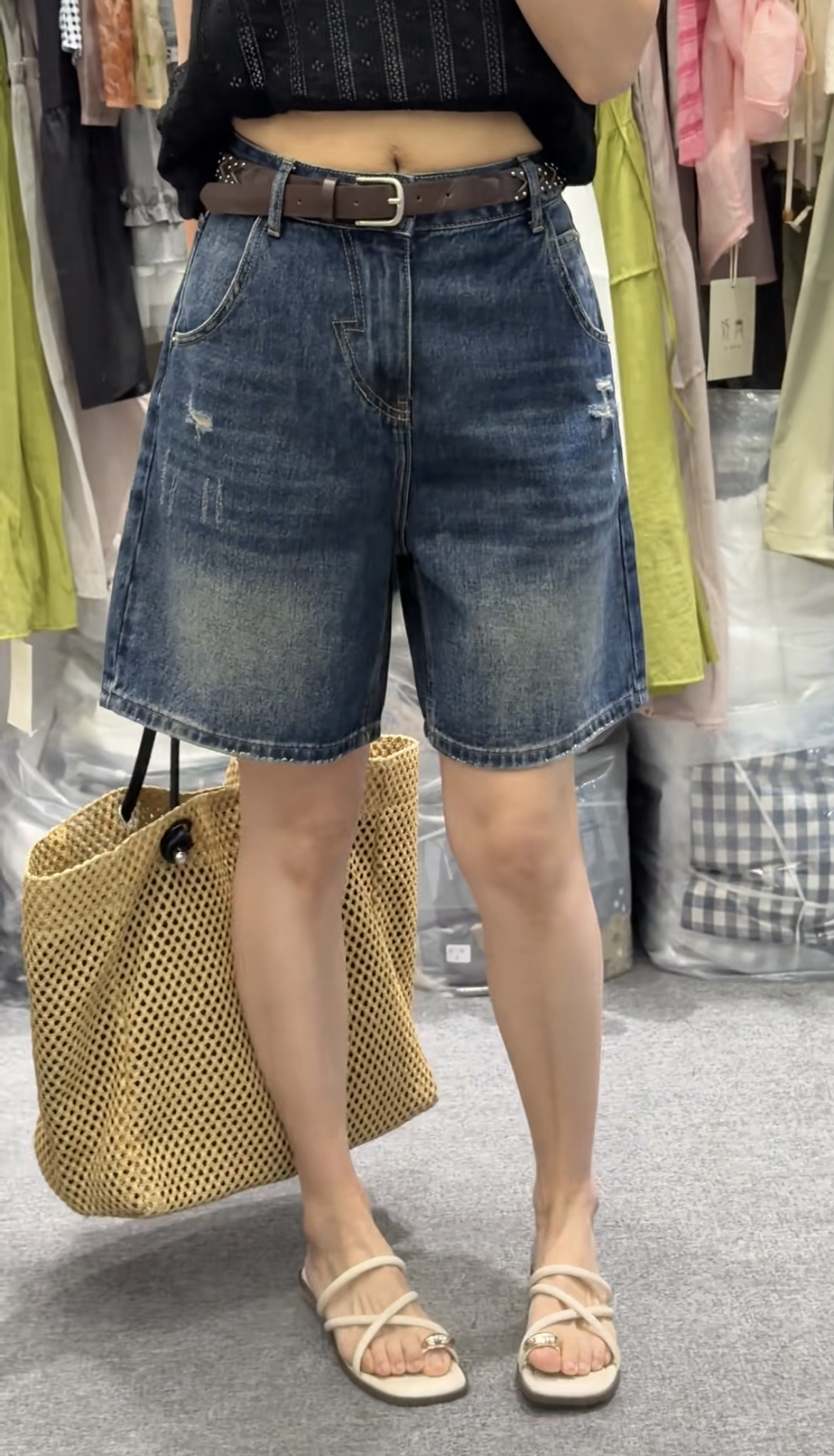欧洲站2026年夏季新款时尚破洞水洗牛仔直筒五分裤女口袋明线短裤
