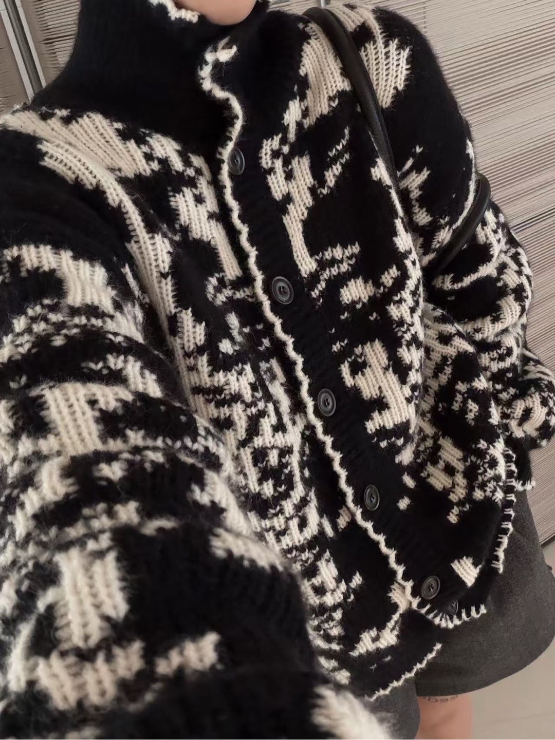 欧洲站2025冬季新款时尚圆领羊毛针织开衫女宽松显瘦毛衣外套上衣