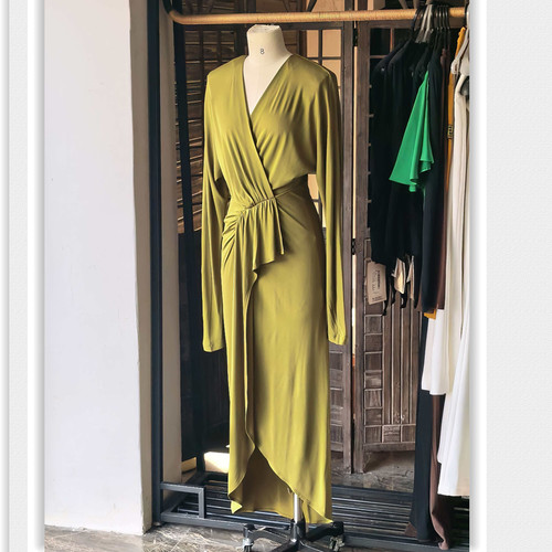 优雅复古绿色长袖连衣裙