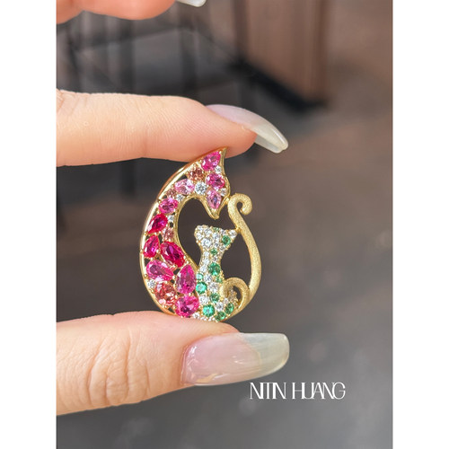 NITINHUANG培育蓝宝石猫咪吊坠