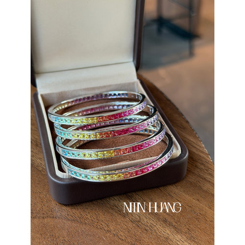 培育彩色蓝宝石轨道镶手镯