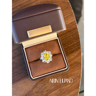 拍卖行同款 定制色培育黄白蓝宝石戒指 通体925银镀金 HUANG NITIN