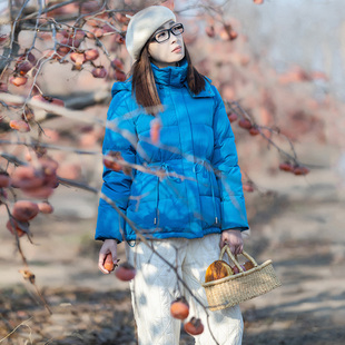 冬季 蓝色加厚羽绒服女款 可拆卸连帽90白鸭绒保暖外套 月光手礼