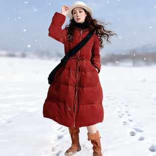 中长款 红色羽绒服女士冬季 花边领收腰保暖灯芯绒外套 雪落年年