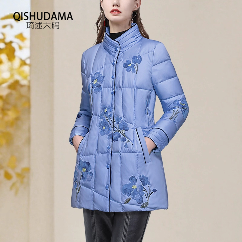 重工刺绣蓝花色白鸭绒羽绒服女2025冬加厚保暖中长羽绒衣时尚精致