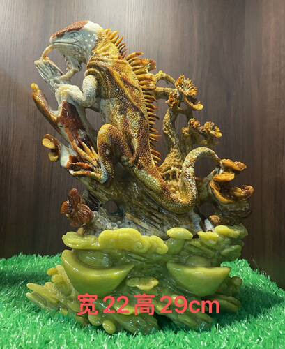 岫玉花玉摆件蜥蜴吸财