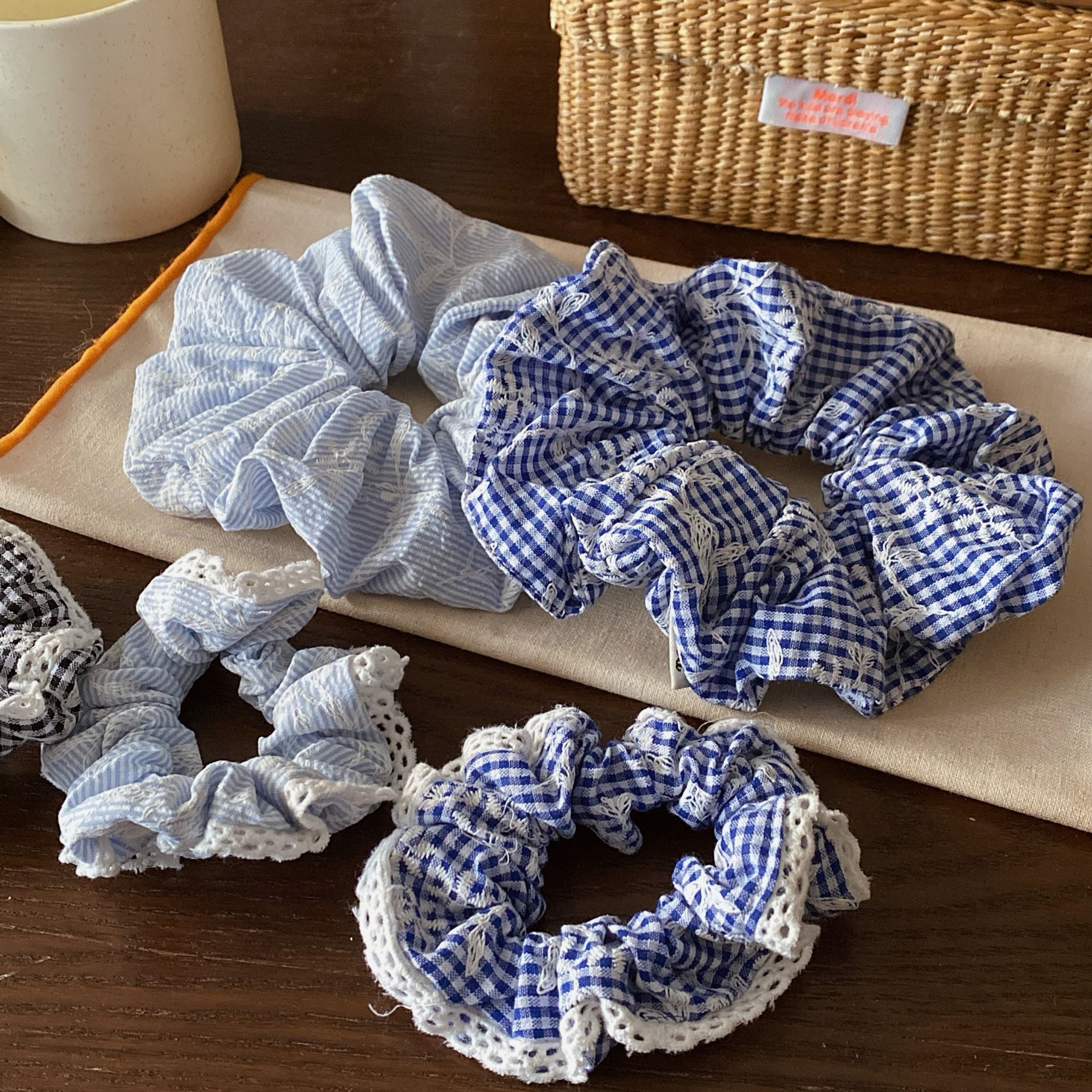 蓝色系大肠发圈~格纹刺绣小碎花