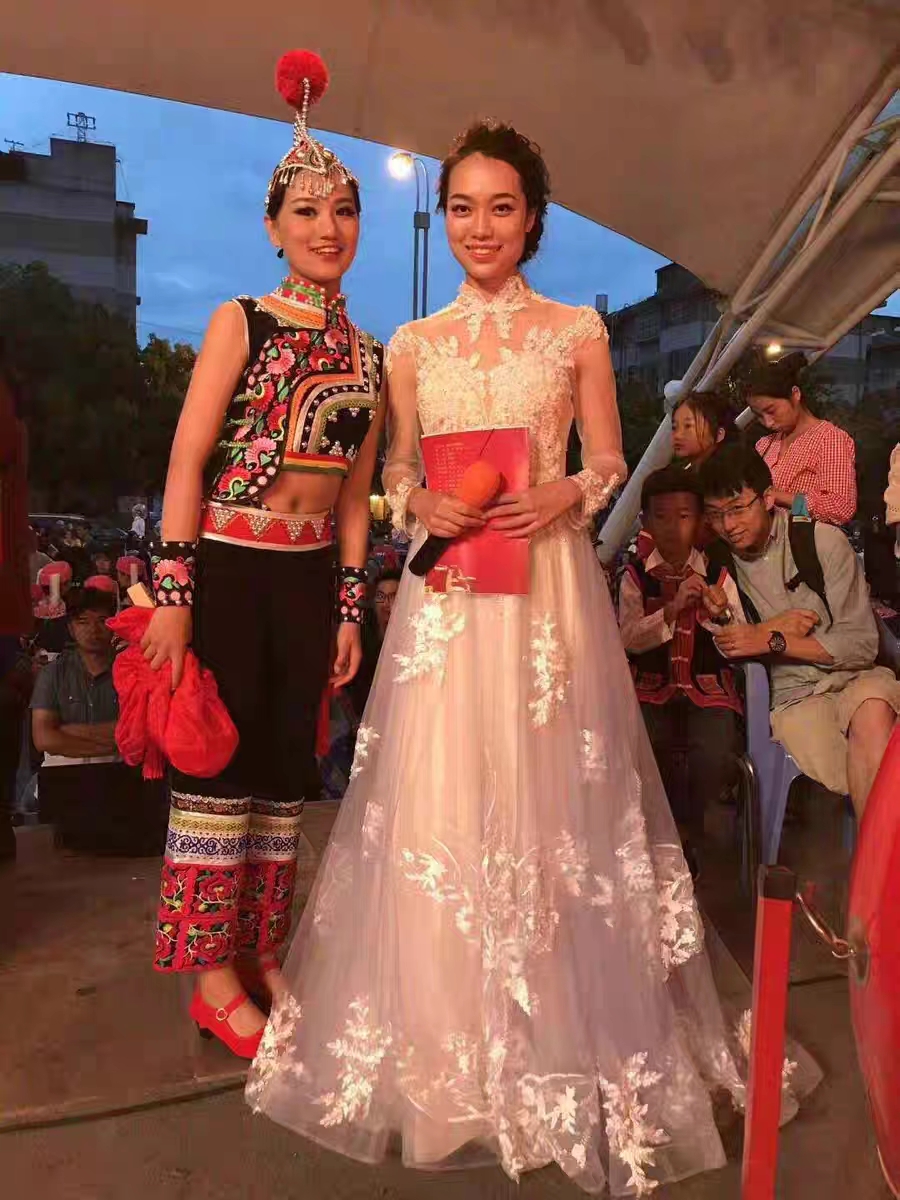 一度唯一－23金绒彝族舞蹈表演服