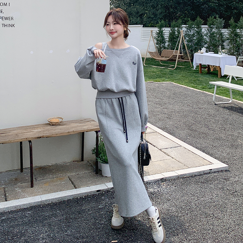 灰色露肩卫衣半身裙两件套女春秋2025新款休闲慵懒风绝美漂亮套装