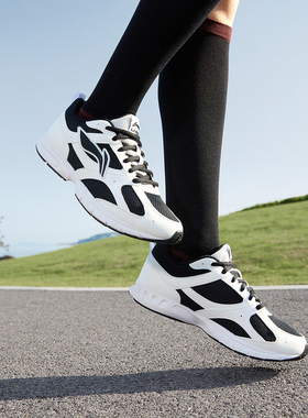 李宁R037女子秋网面透气舒适防滑低帮减震休闲慢跑鞋ARSU068-B品