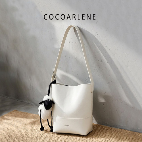 cocoarlene包包品牌正品油蜡软皮水桶包时尚百搭洋气单肩斜挎包潮