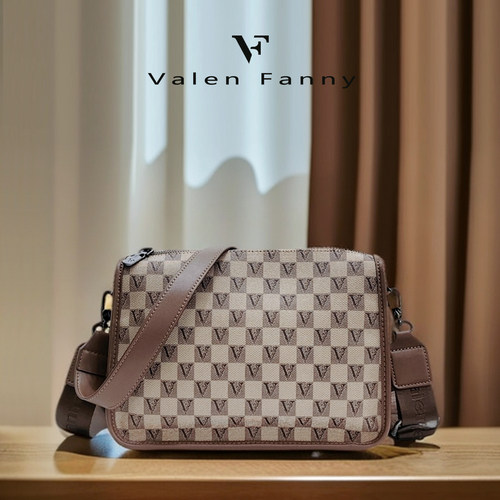 VF品牌女包正品华伦梵妮棋盘格豌豆包大牌单肩斜挎机场包VF8077潮