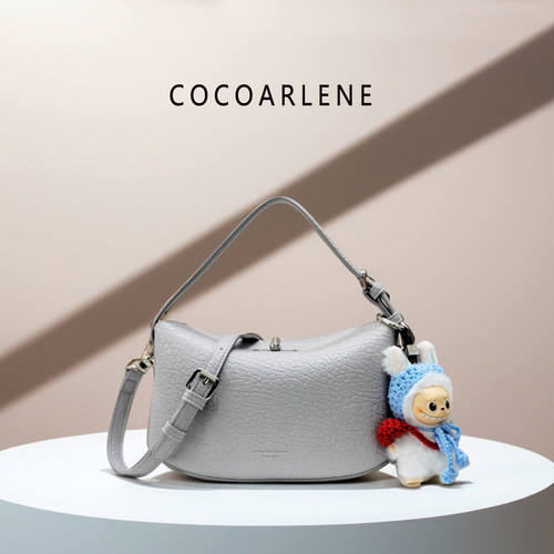 cocoarlene品牌新款时尚百搭摇摇包小众设计饺子包软包手提斜挎包