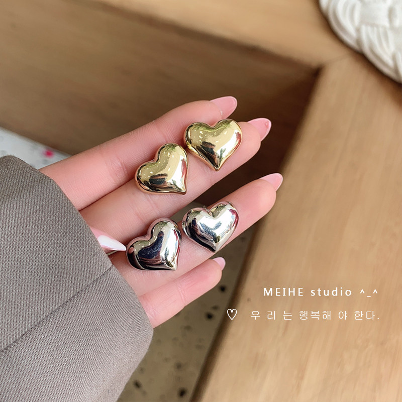 欧美立体感光面爱心耳环2021年新款个性夸张金属桃心耳饰