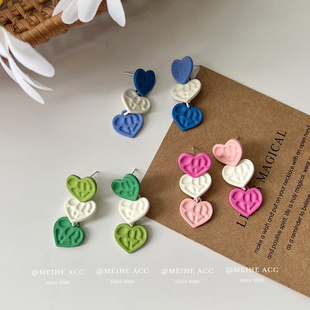 甜美渐层3颗爱心左右不对称耳环夏季可爱心形个性设计感耳钉耳坠