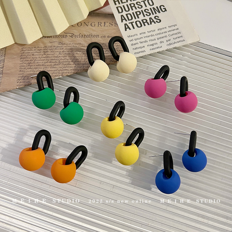 彩色奶糖小圆珠耳环个性2025年新款早春可爱少女心不规则耳钉