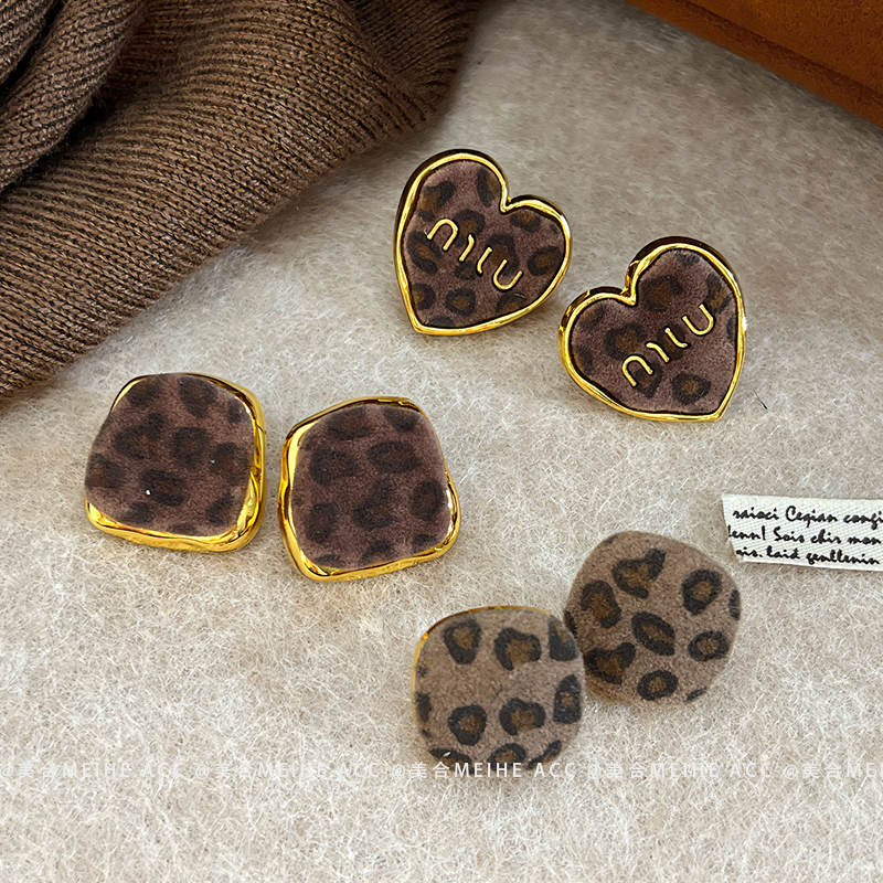 来豹富！秋冬豹纹雾面植绒不规则几何方圆耳钉轻奢高级爆款耳环女