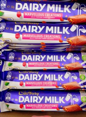 M家Gc4227澳洲Cadbury吉百利巧克力薄荷棒55g进口办公室小吃