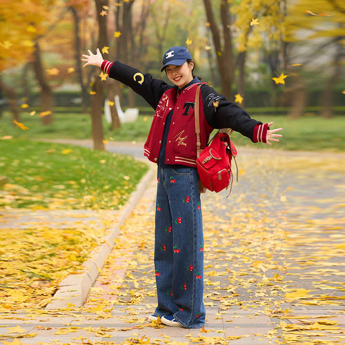 樱桃刺绣牛仔裤时尚洋气休闲早秋