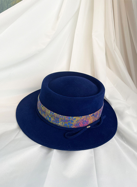 TRACY CHU蓝色国风梅兰竹菊捷克兔毛手工平顶帽（可调节57-58cm）
