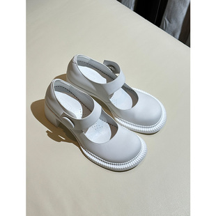 跟高：6c 高级 TRACYCHU白色高跟娃娃鞋 百搭舒适千金洋气秋冬时尚