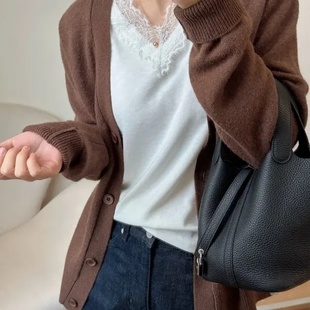 【王小姐】高品质天然精棉 “睫毛”细腻绒感蕾丝花边V领打底衫